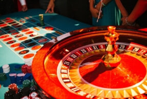 themes in casino royale