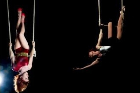 Miss Rockette-trapeze